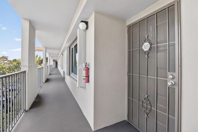 1651 SW 127th Ave 305A, Pembroke Pines, FL 33027