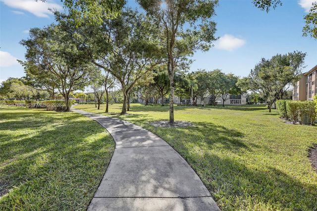 1651 SW 127th Ave 305A, Pembroke Pines, FL 33027