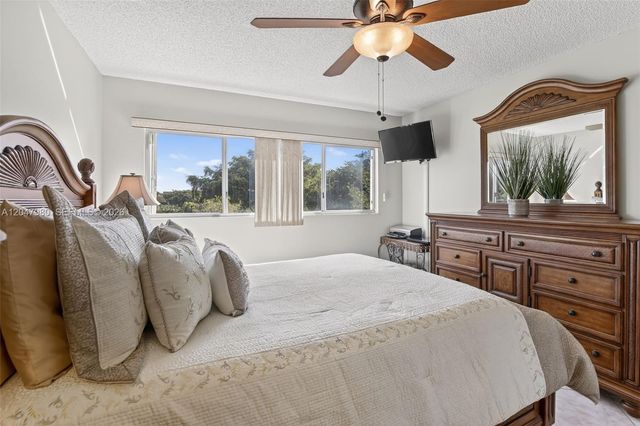 1651 SW 127th Ave 305A, Pembroke Pines, FL 33027