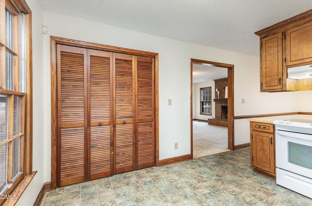 417 S Peedin Avenue, Selma, NC 27576