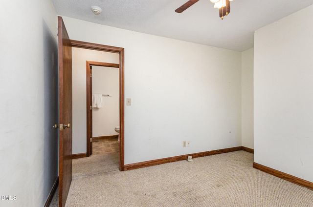 417 S Peedin Avenue, Selma, NC 27576