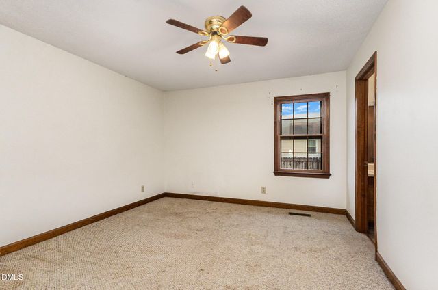 417 S Peedin Avenue, Selma, NC 27576