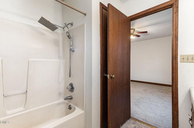 417 S Peedin Avenue, Selma, NC 27576