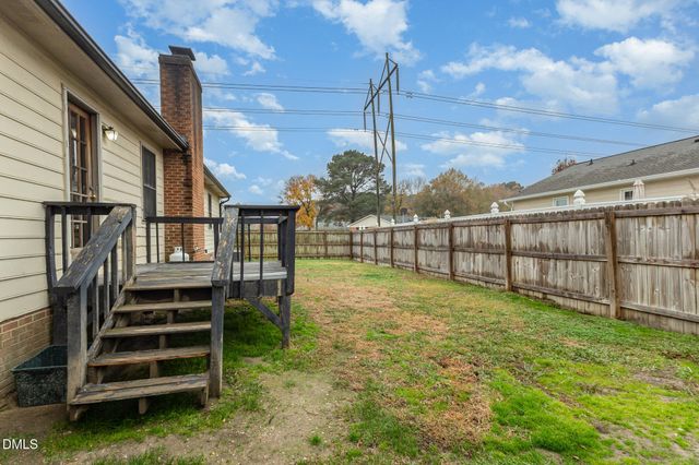 417 S Peedin Avenue, Selma, NC 27576