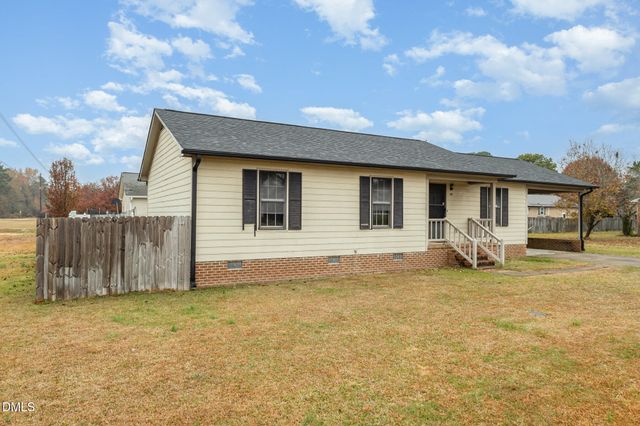 417 S Peedin Avenue, Selma, NC 27576