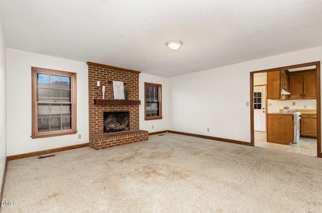 417 S Peedin Avenue, Selma, NC 27576