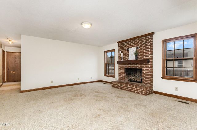 417 S Peedin Avenue, Selma, NC 27576