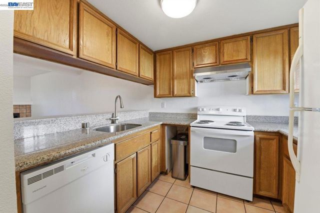 6369 Joaquin Murieta Ave D, Newark, CA 94560