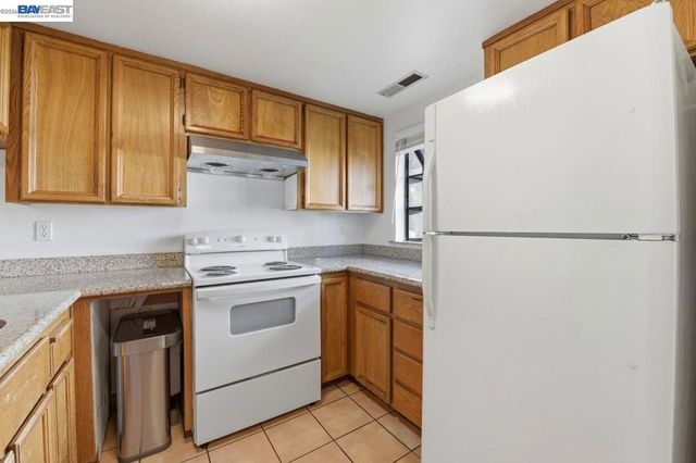 6369 Joaquin Murieta Ave D, Newark, CA 94560