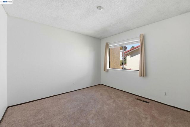 6369 Joaquin Murieta Ave D, Newark, CA 94560