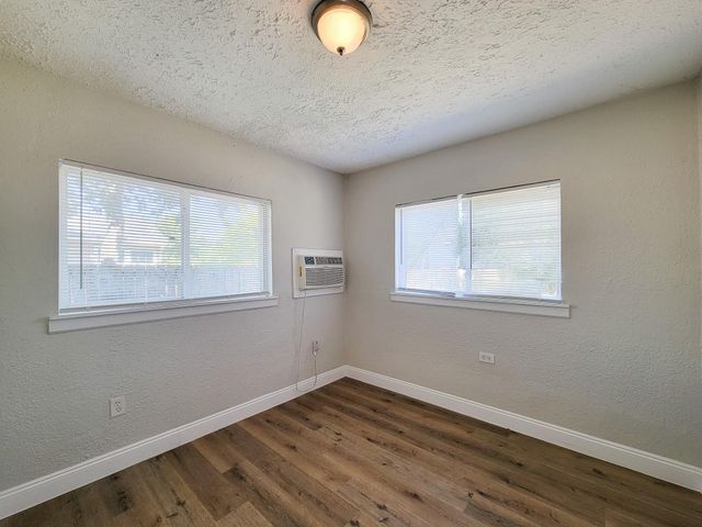 711 Avenue A 2, La Marque, TX 77568