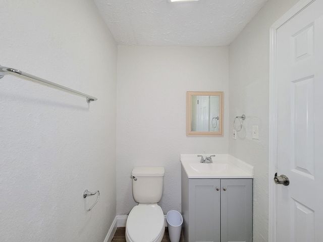 711 Avenue A 2, La Marque, TX 77568