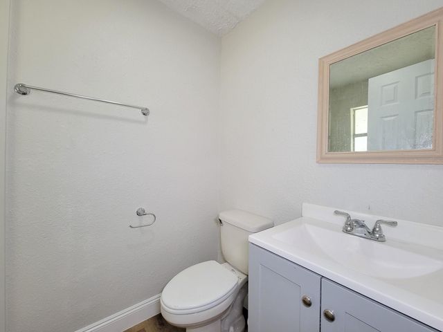 711 Avenue A 2, La Marque, TX 77568