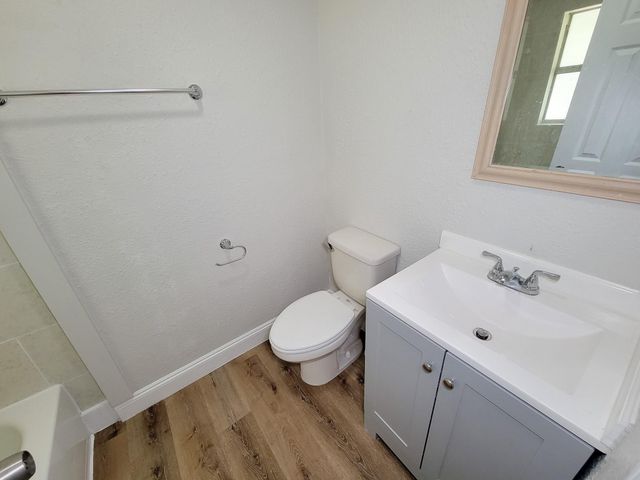 711 Avenue A 2, La Marque, TX 77568
