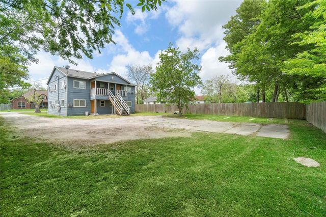 711 Avenue A 2, La Marque, TX 77568