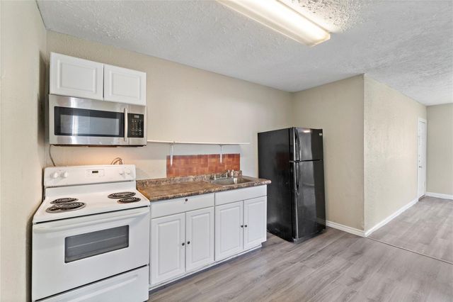 711 Avenue A 2, La Marque, TX 77568