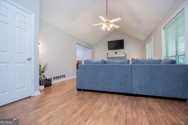 4210 Glen Pointe Court, Douglasville, GA 30135