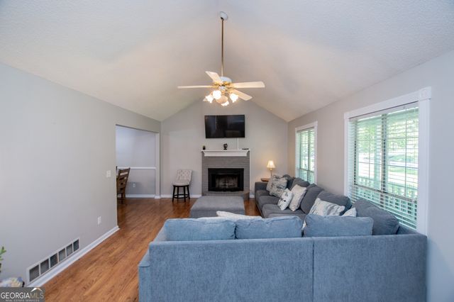 4210 Glen Pointe Court, Douglasville, GA 30135