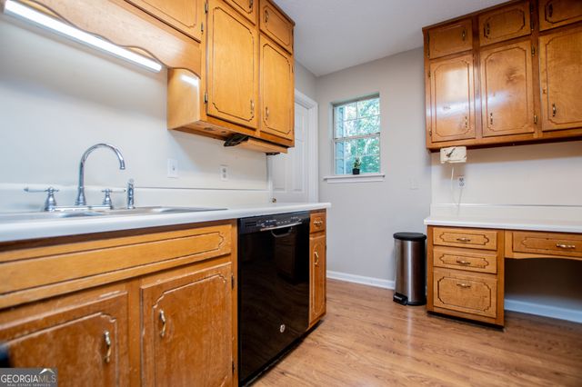 4210 Glen Pointe Court, Douglasville, GA 30135