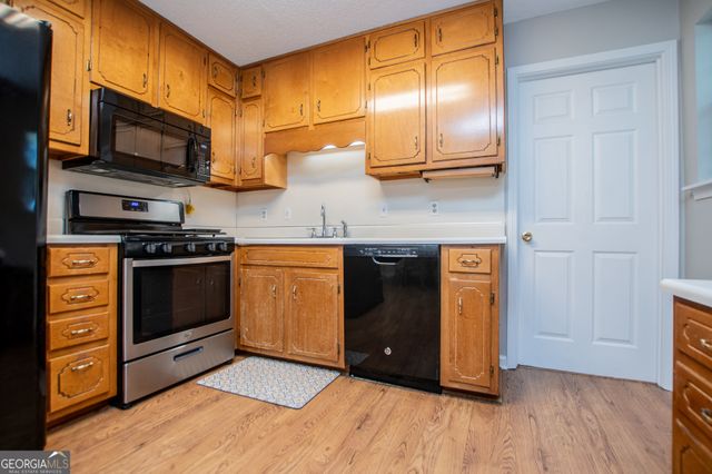4210 Glen Pointe Court, Douglasville, GA 30135