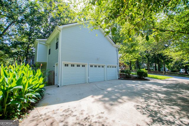 4210 Glen Pointe Court, Douglasville, GA 30135