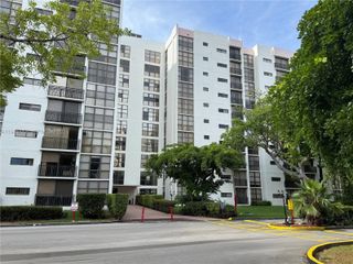 17021 N Bay Rd 222, Sunny Isles Beach, FL 33160