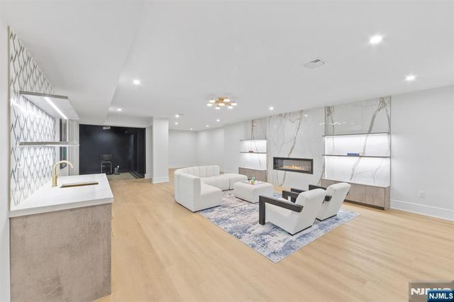 90 Essex Drive, Tenafly, NJ 07670