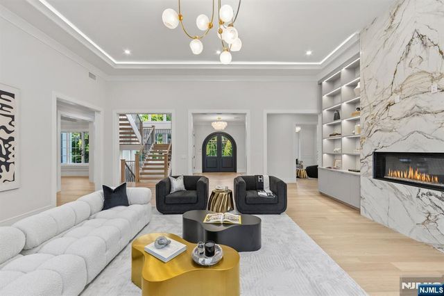 90 Essex Drive, Tenafly, NJ 07670