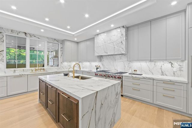 90 Essex Drive, Tenafly, NJ 07670