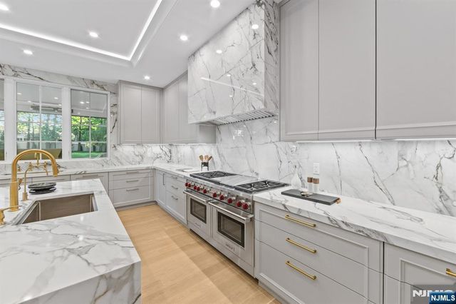 90 Essex Drive, Tenafly, NJ 07670