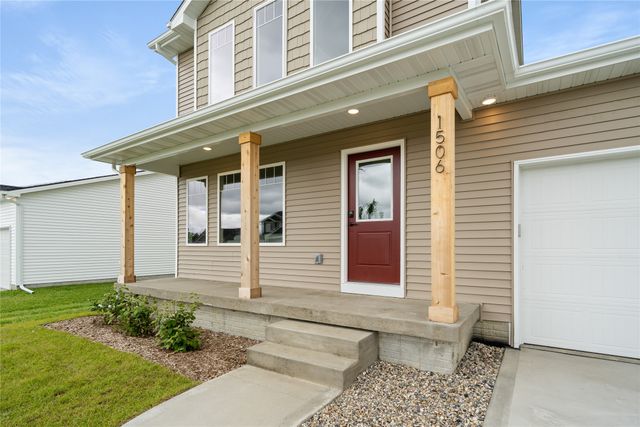 1506 E Girard Avenue, Indianola, IA 50125