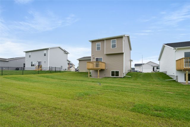 1506 E Girard Avenue, Indianola, IA 50125