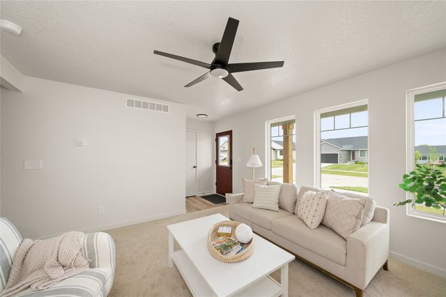 1506 E Girard Avenue, Indianola, IA 50125