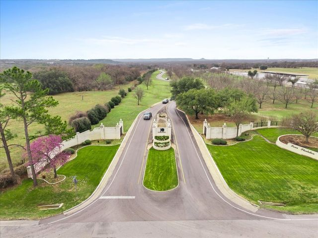 2161 E Landings N, Granbury, TX 76049