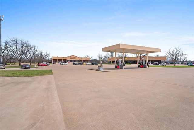 2161 E Landings N, Granbury, TX 76049