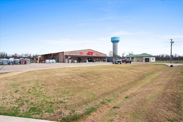 2161 E Landings N, Granbury, TX 76049