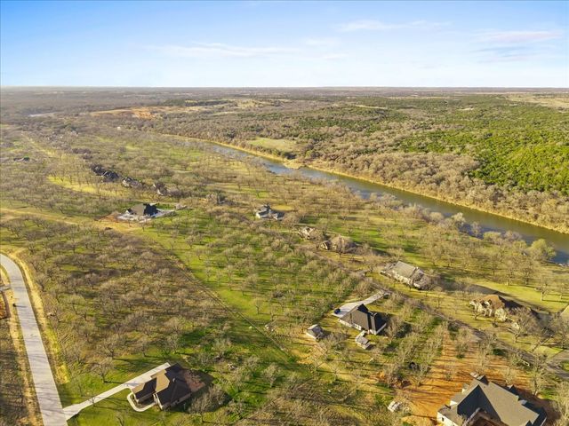 2161 E Landings N, Granbury, TX 76049