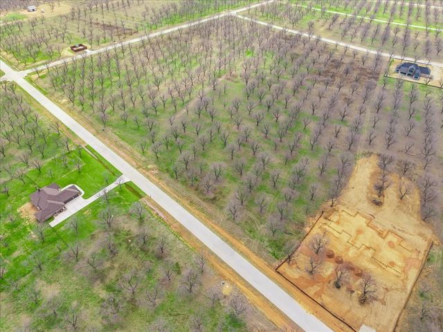 2161 E Landings N, Granbury, TX 76049