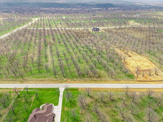 2161 E Landings N, Granbury, TX 76049