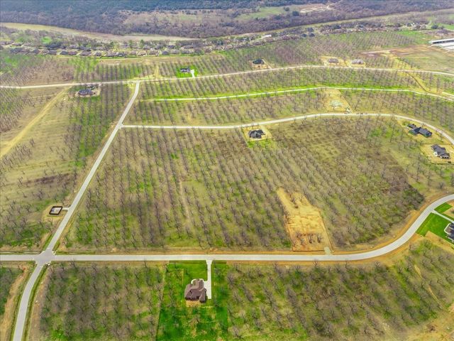 2161 E Landings N, Granbury, TX 76049