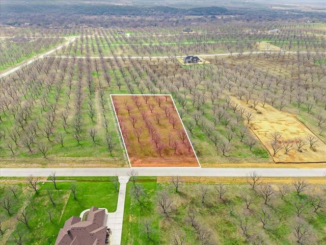 2161 E Landings N, Granbury, TX 76049