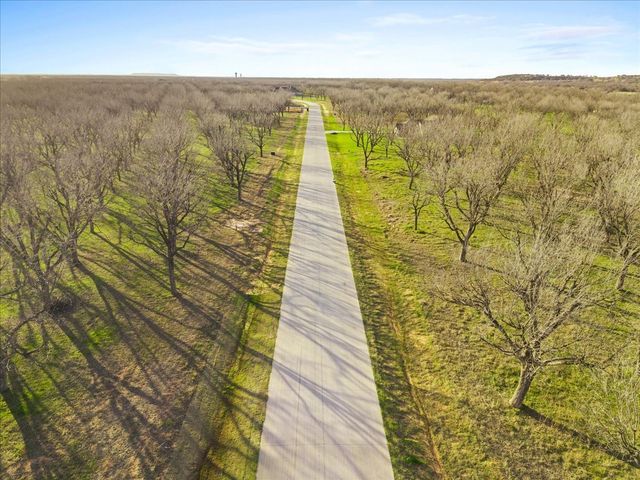 2161 E Landings N, Granbury, TX 76049