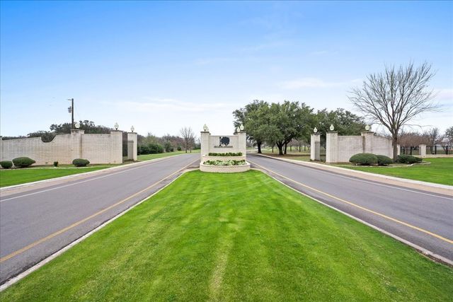 2161 E Landings N, Granbury, TX 76049