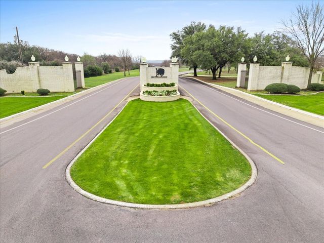 2161 E Landings N, Granbury, TX 76049