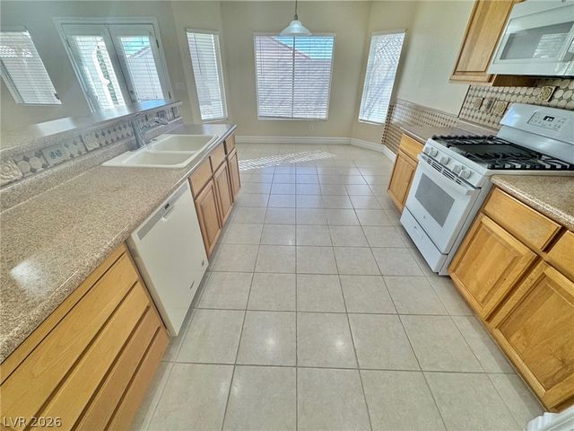 5126 Stone Cove Street, North Las Vegas, NV 89081