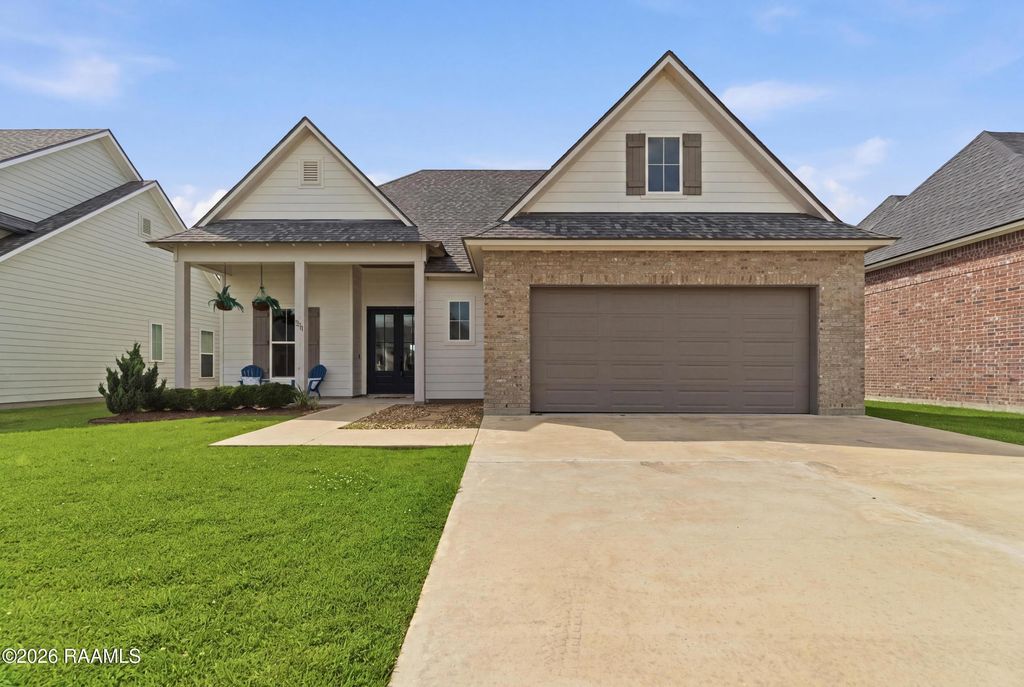 211 Big Lake Run, Youngsville, LA 70592