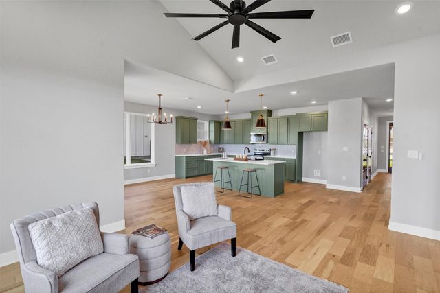 1012 Mustang Trail, Granbury, TX 76049