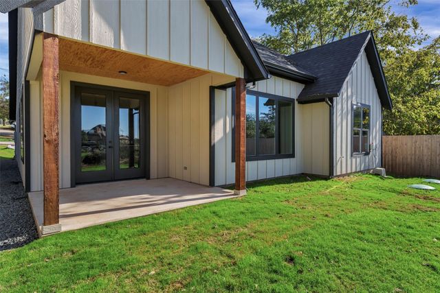 1012 Mustang Trail, Granbury, TX 76049