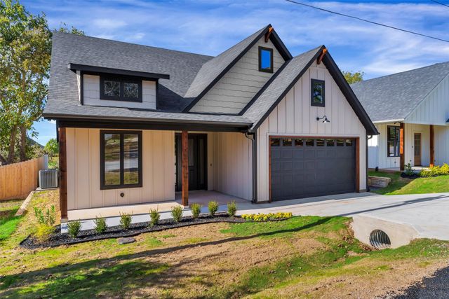 1012 Mustang Trail, Granbury, TX 76049