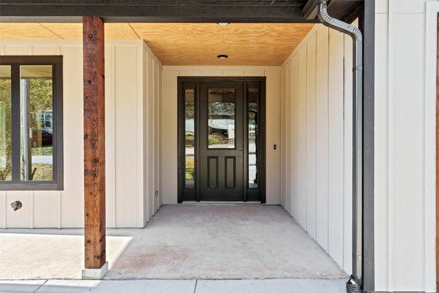 1012 Mustang Trail, Granbury, TX 76049